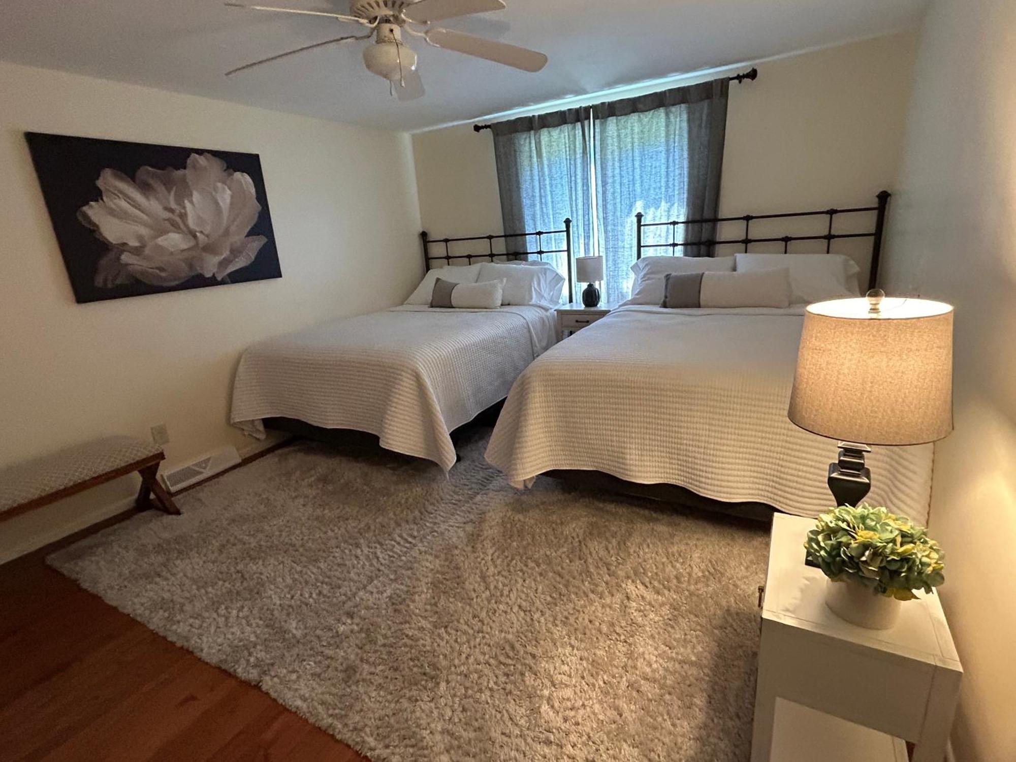 Three Bedroom Villa Near Cleveland Clinic, Case Western, University Hospitals South Euclid Bagian luar foto